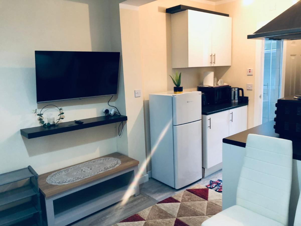 Self-Contained Studio Flat Bathrooms Kitchens Upgrade Locations To City Centre 15 Minutes Walking Distance Nottingham Universities Queen Hospitals City Hospitals Экстерьер фото